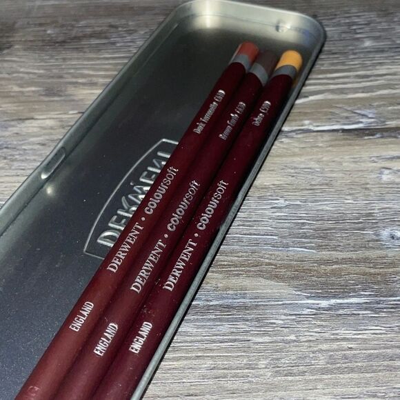 Derwent Professional Coloursoft Pencils 6pc Metal Tin Set Sharpener England - Picture 3 of 4